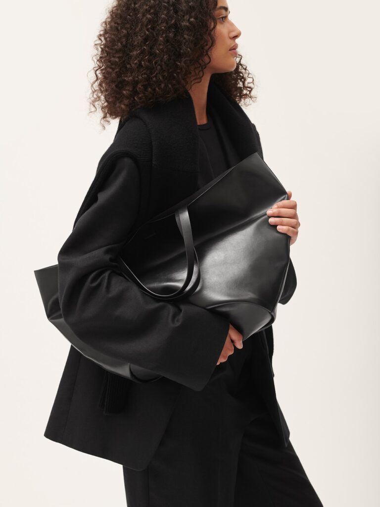 PANGAIA Introduces the GAIA Bag: Setting a New Standard in Regenerative Design and Plant-Powered Innovation 1 The GAIA Bag Plant Powered Innovation 400
